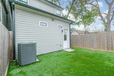 $490,000 | 5209 Gano Street, Houston, TX 77009