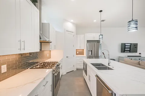 $490,000 | 5209 Gano Street, Houston, TX 77009