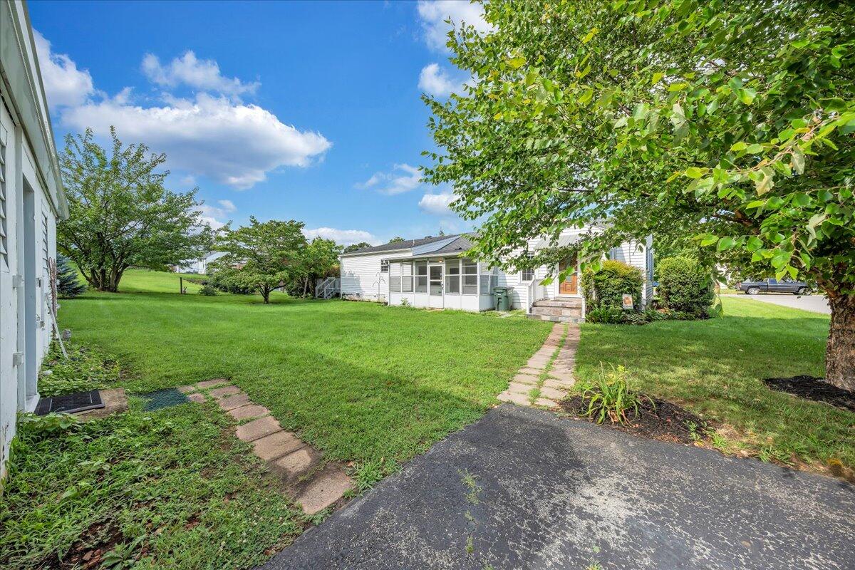 216 Goodwin Avenue Salem, VA 24153 - Photo 27 of 39 32-MIB01500