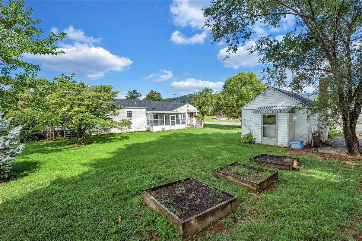 216 Goodwin Avenue Salem, VA 24153 - Photo 29 of 39 34-MIB01509