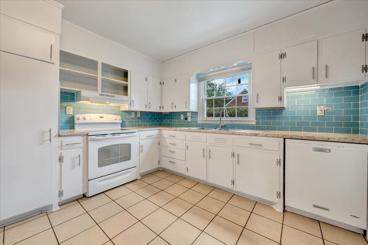 216 Goodwin Avenue Salem, VA 24153 - Photo 8 of 39 11-MIB01434