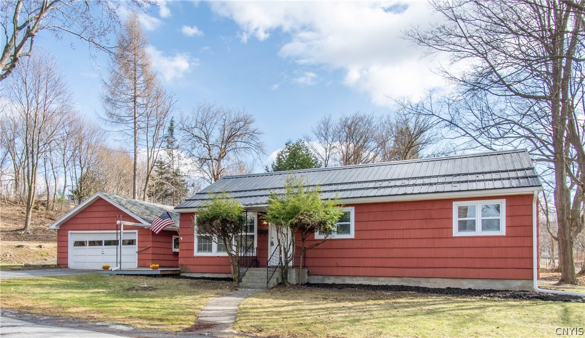 1502 Amherst Street Watertown, NY 13601 - Photo 3 of 38