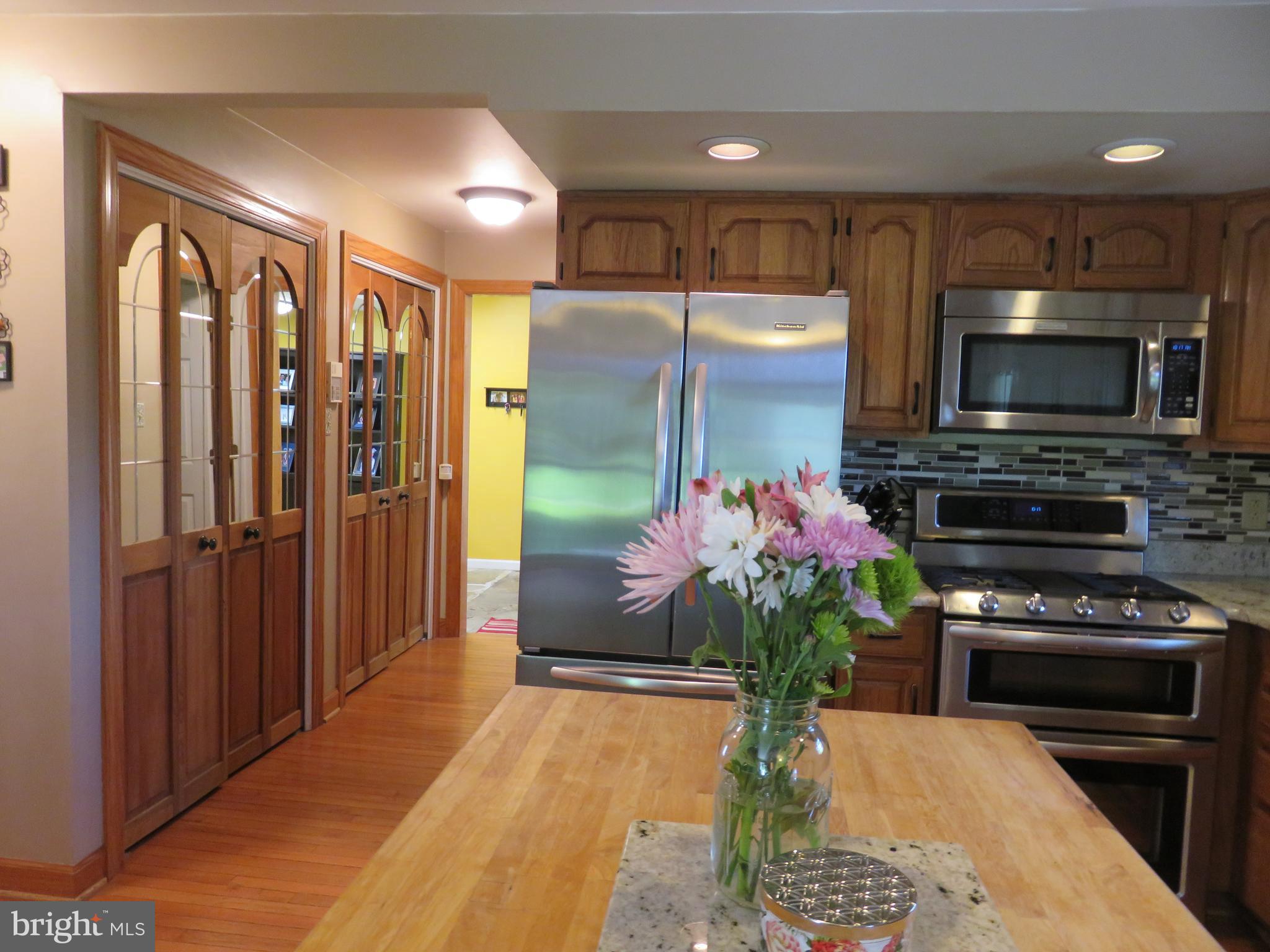 100 Weaver Lane Hampstead, MD 21074 - Photo 22 of 56 All Stainless Steel Kitchen Aid Appliances