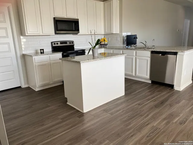 $2,400 | 153 Antelope, San Antonio, TX 78253