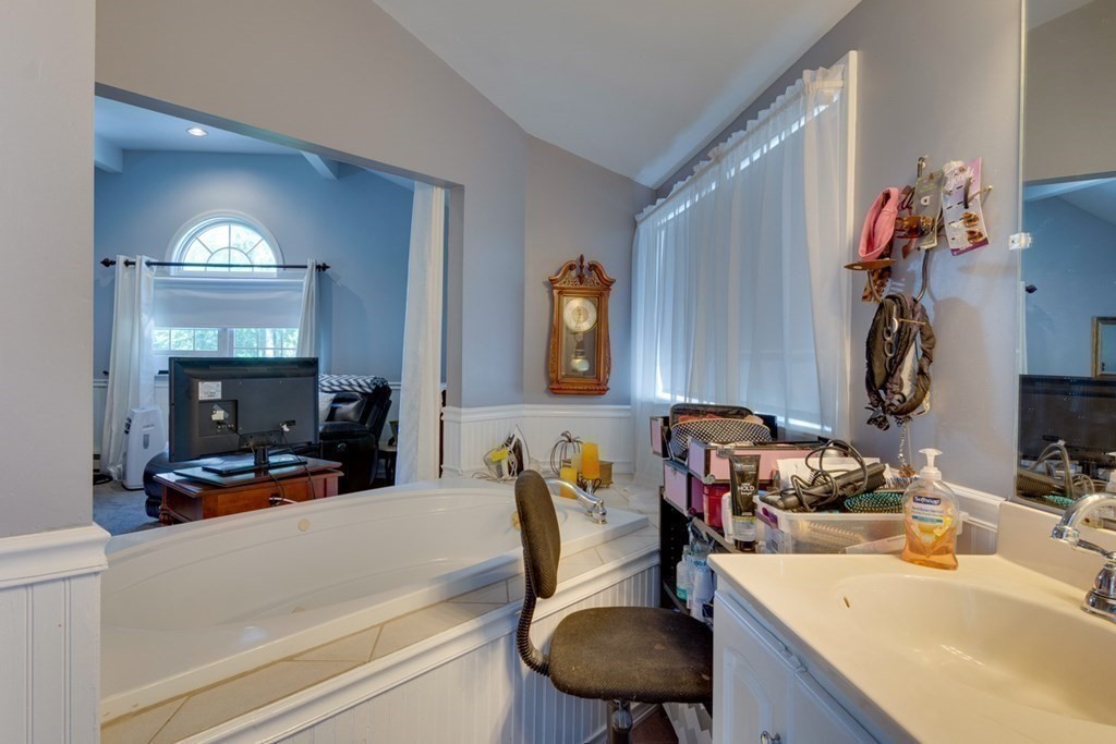 57 Richard Road Marlborough, MA 01752 - Photo 23 of 38 Gallery Image 23