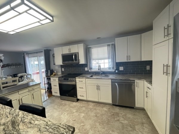 57 Richard Road Marlborough, MA 01752 - Photo 5 of 38 Gallery Image 5