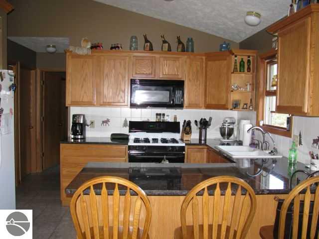 8785 West County Line Road Buckley, MI 49620 - Photo 5 of 7 1718670-4.JPG
