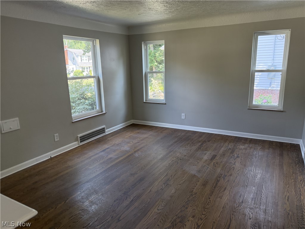 1555 Sheffield Road South Euclid, OH 44121 - Photo 5 of 21