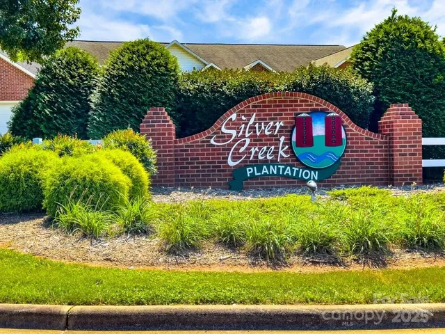 a view of a back yard of the house