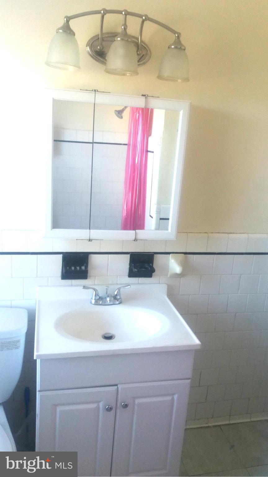 3830 Pall Mall Road Baltimore, MD 21215 - Photo 12 of 28 Bath