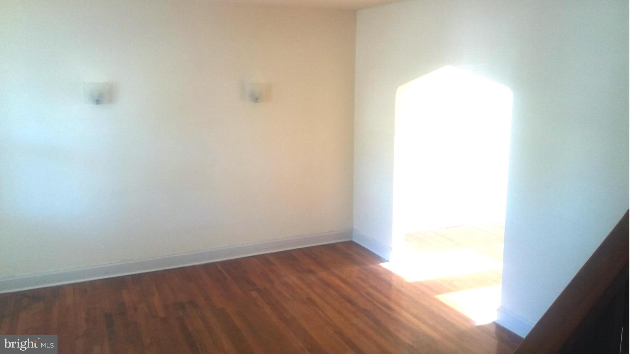 3830 Pall Mall Road Baltimore, MD 21215 - Photo 16 of 28 Living Room