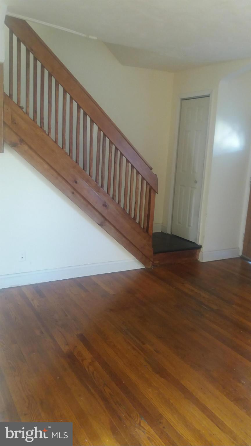 3830 Pall Mall Road Baltimore, MD 21215 - Photo 17 of 28 Living Room