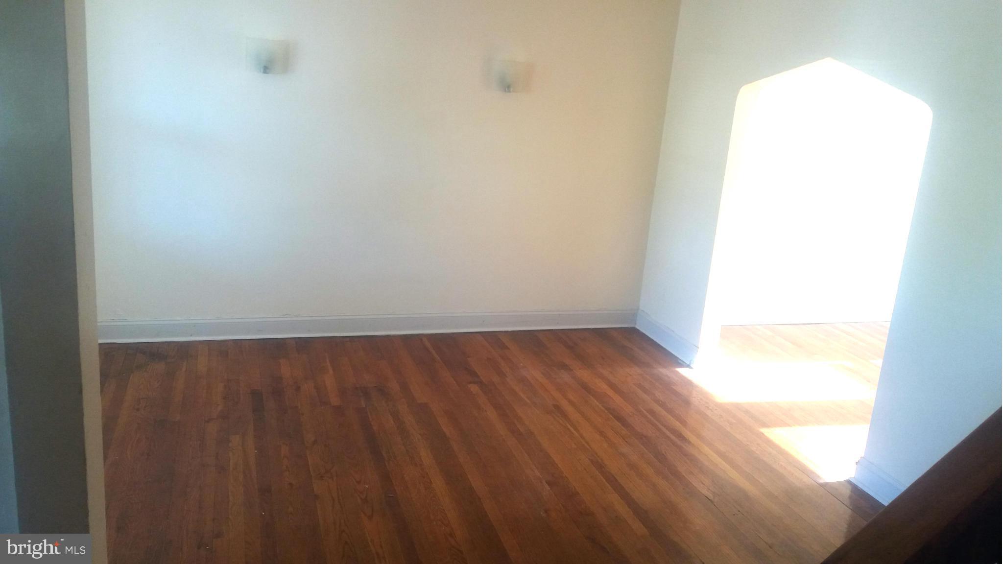 3830 Pall Mall Road Baltimore, MD 21215 - Photo 6 of 28 Living Room