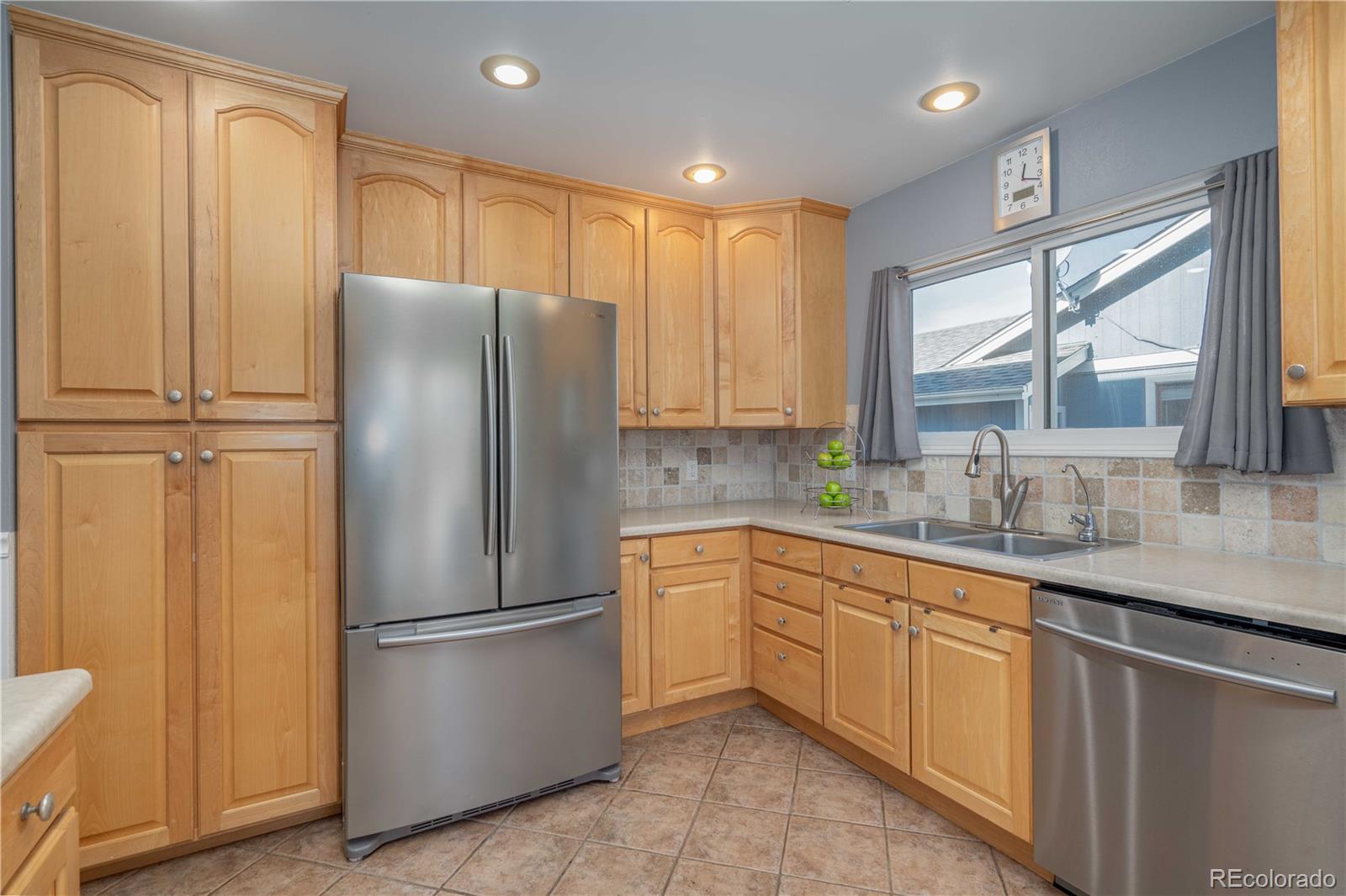 9160 Rimrock Court Highlands Ranch, CO 80126 - Photo 12 of 30 Gallery Image 12