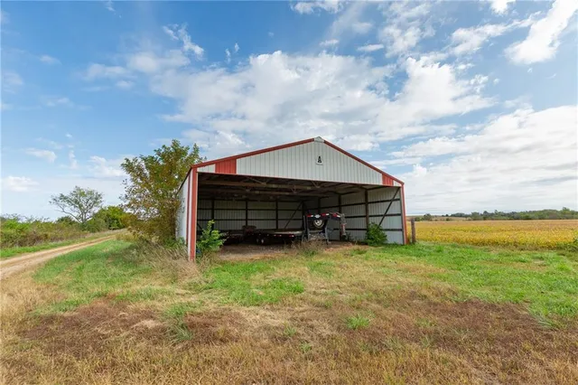 $1,874,100 | 0 Southeast Virginia Road, Kincaid, KS 66039