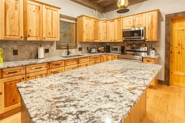 $1,874,100 | 0 Southeast Virginia Road, Kincaid, KS 66039