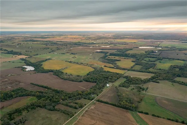 $1,874,100 | 0 Southeast Virginia Road, Kincaid, KS 66039