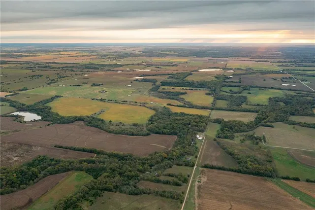 $1,874,100 | 0 Southeast Virginia Road, Kincaid, KS 66039