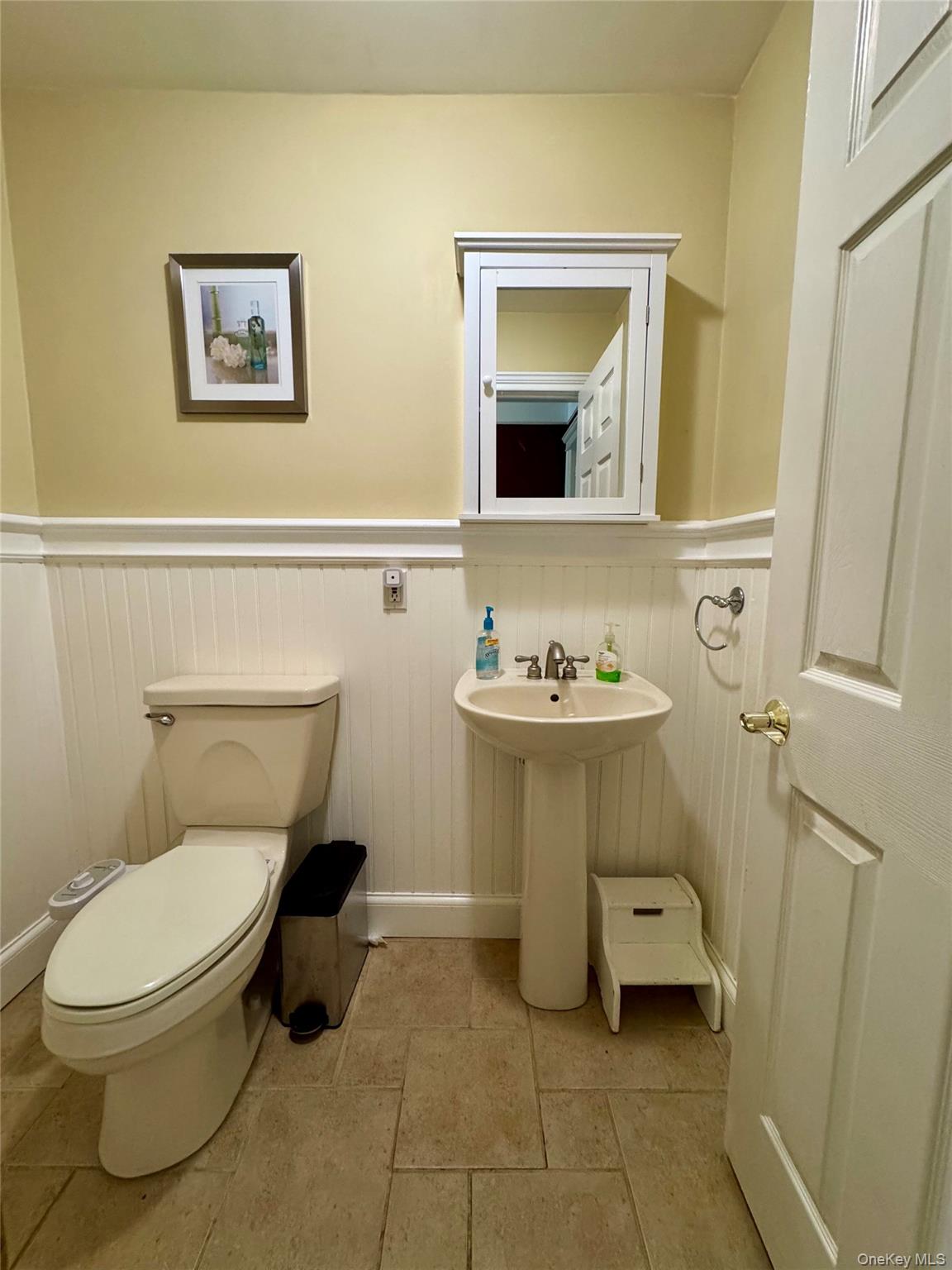 886 Sound Shore Road Riverhead, NY 11901 - Photo 18 of 39 1st floor half bathroom