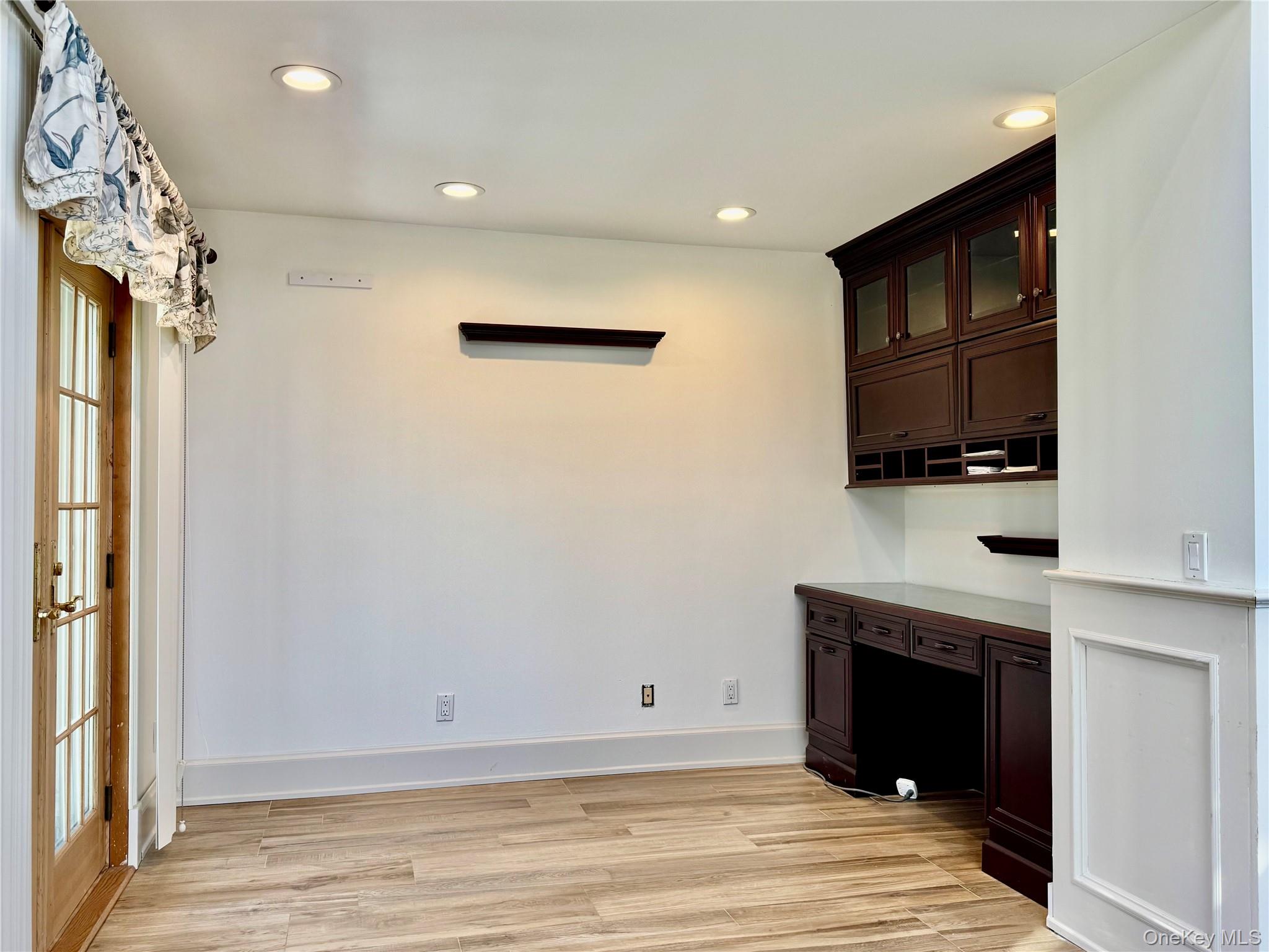 886 Sound Shore Road Riverhead, NY 11901 - Photo 22 of 39 Built in desk and cabinets