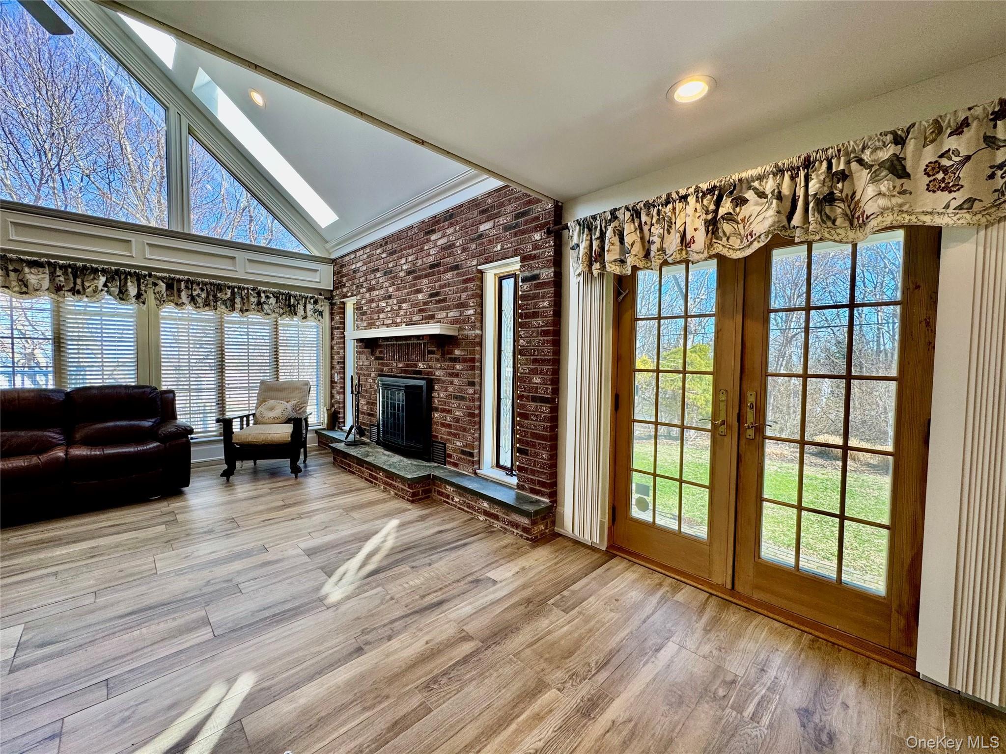 886 Sound Shore Road Riverhead, NY 11901 - Photo 23 of 39 Office with outside entrance