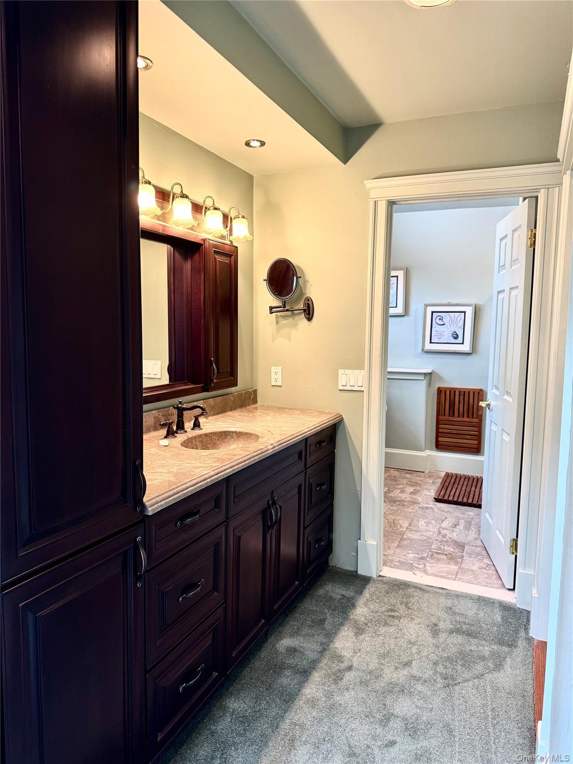 886 Sound Shore Road Riverhead, NY 11901 - Photo 26 of 39 Primary Bathroom