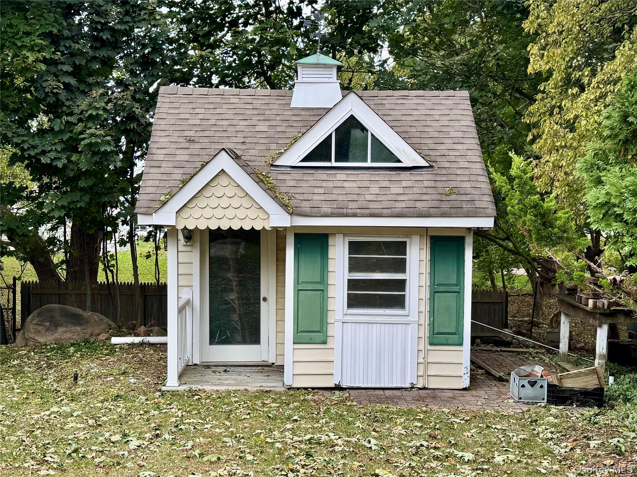 886 Sound Shore Road Riverhead, NY 11901 - Photo 37 of 39 Storage shed