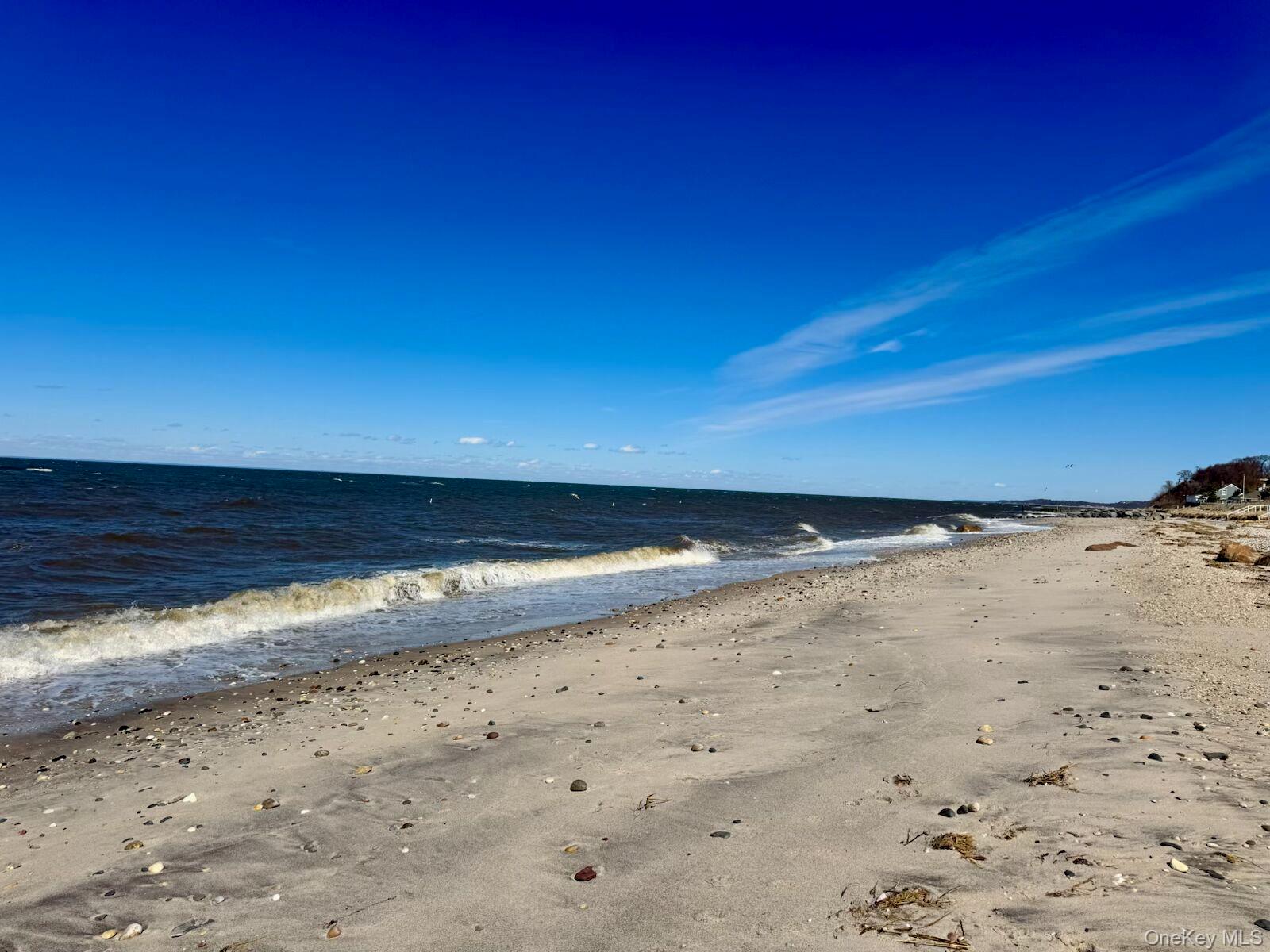 886 Sound Shore Road Riverhead, NY 11901 - Photo 10 of 39