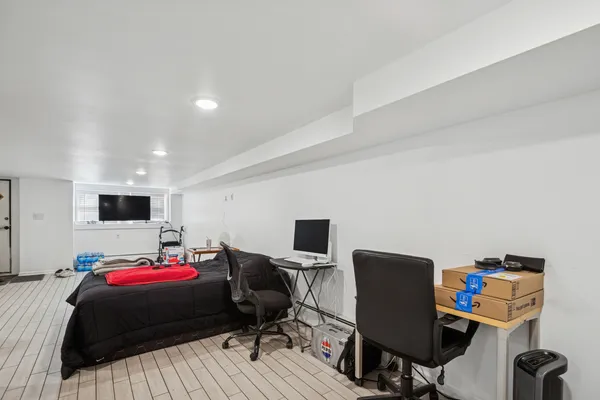 $990,000 | 1922 West Wolfram Street, Chicago, IL 60657