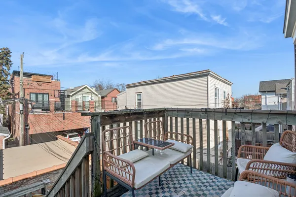 $990,000 | 1922 West Wolfram Street, Chicago, IL 60657