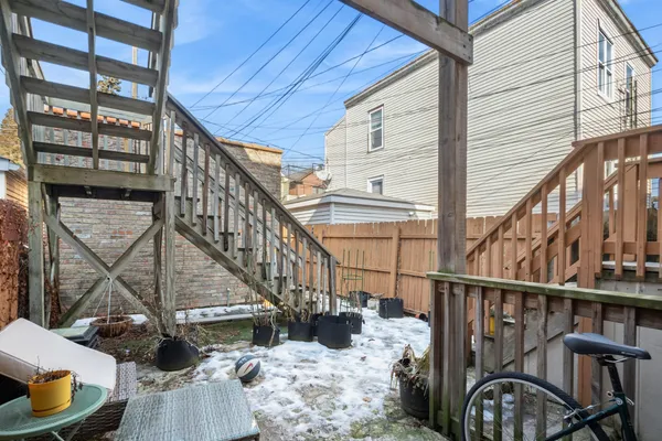 $990,000 | 1922 West Wolfram Street, Chicago, IL 60657