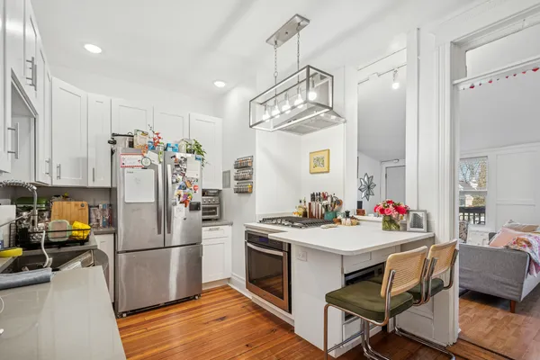 $990,000 | 1922 West Wolfram Street, Chicago, IL 60657