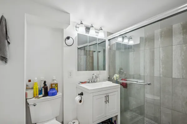 $990,000 | 1922 West Wolfram Street, Chicago, IL 60657
