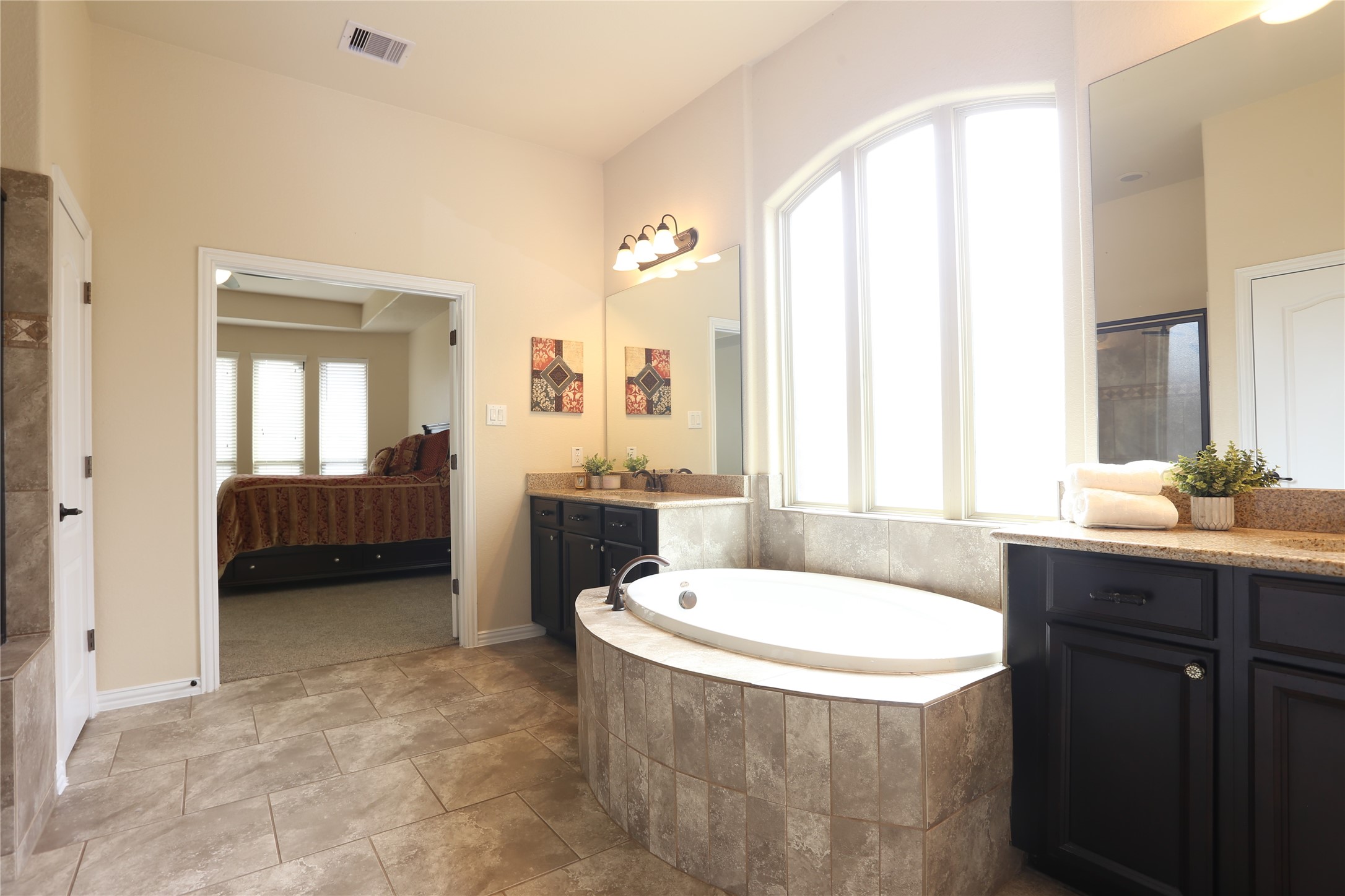 2033 Brodie Lane Conroe, TX 77301 - Photo 16 of 39 Primary En-Suite