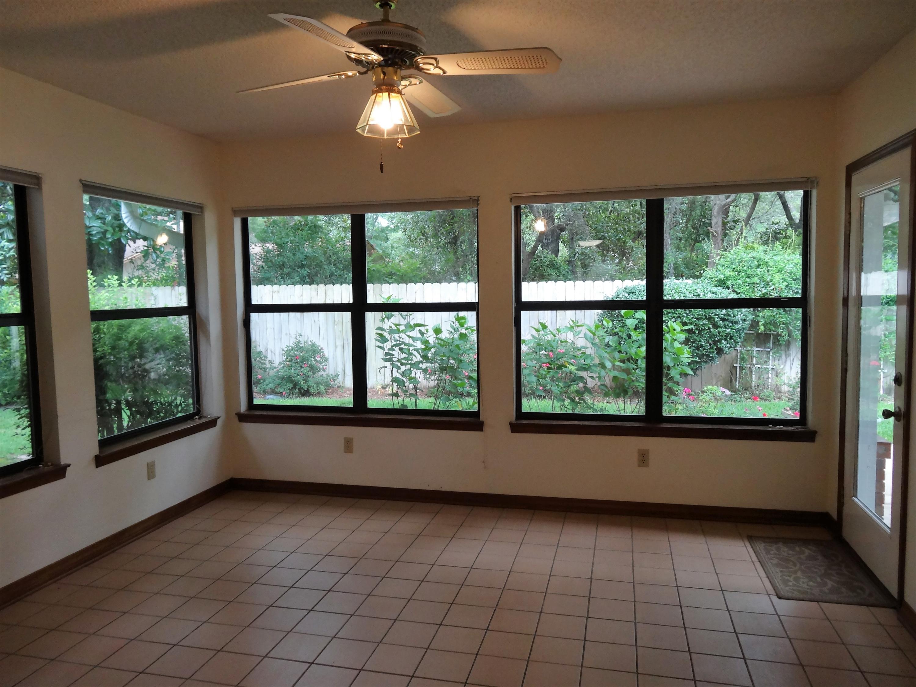 502 Nelson Point Road Niceville, FL 32578 - Photo 12 of 23 Sunny Florida Room