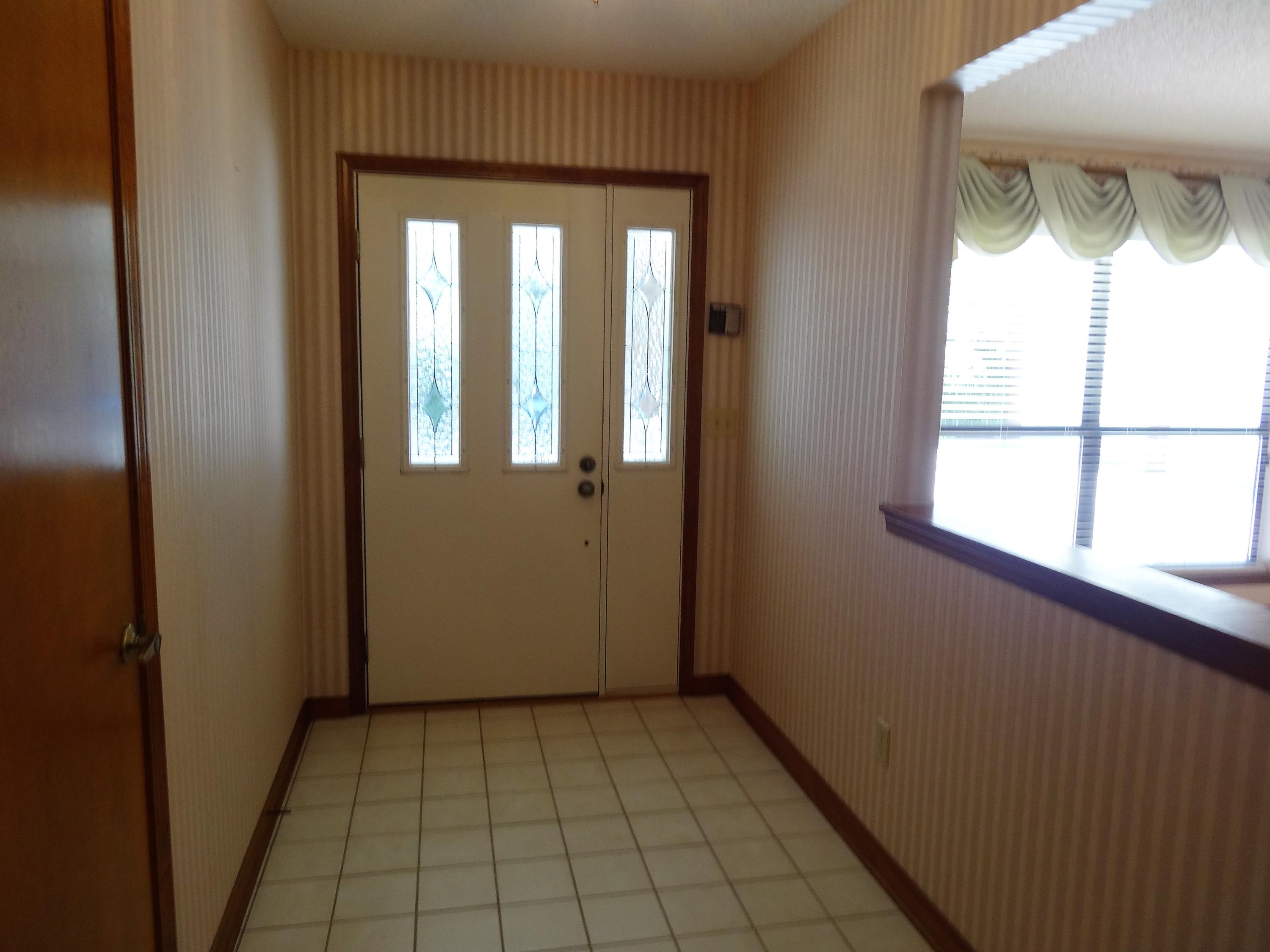 502 Nelson Point Road Niceville, FL 32578 - Photo 3 of 23 Foyer