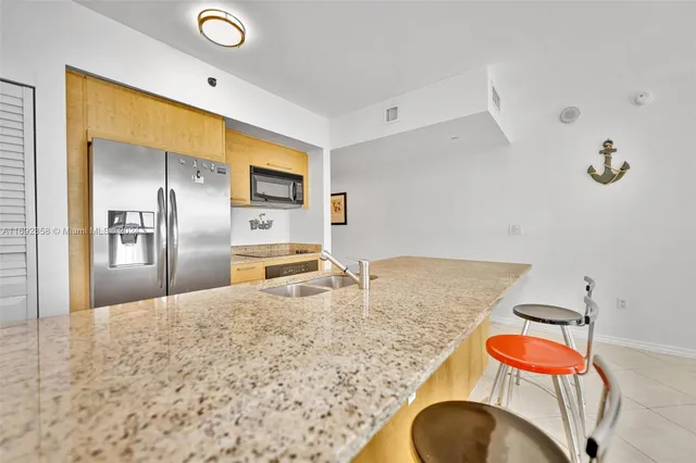 $4,500 | 1830 South Ocean Drive, Unit 2505, Hallandale Beach, FL 33009