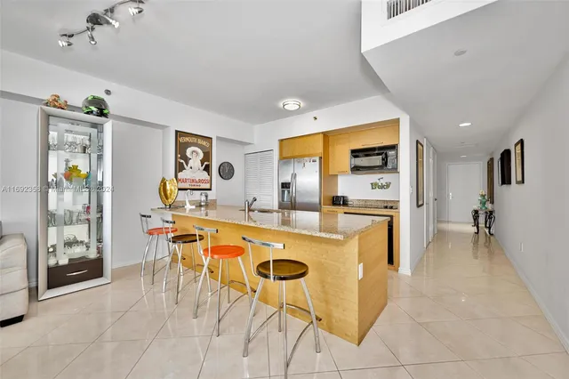 $4,500 | 1830 South Ocean Drive, Unit 2505, Hallandale Beach, FL 33009