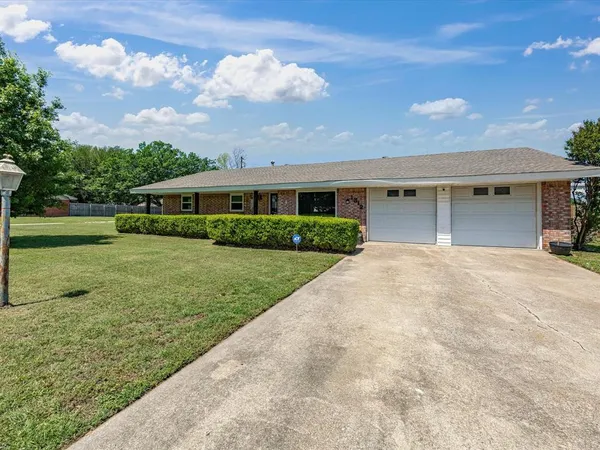 $235,000 | 1312 Rock Street, Bowie, TX 76230