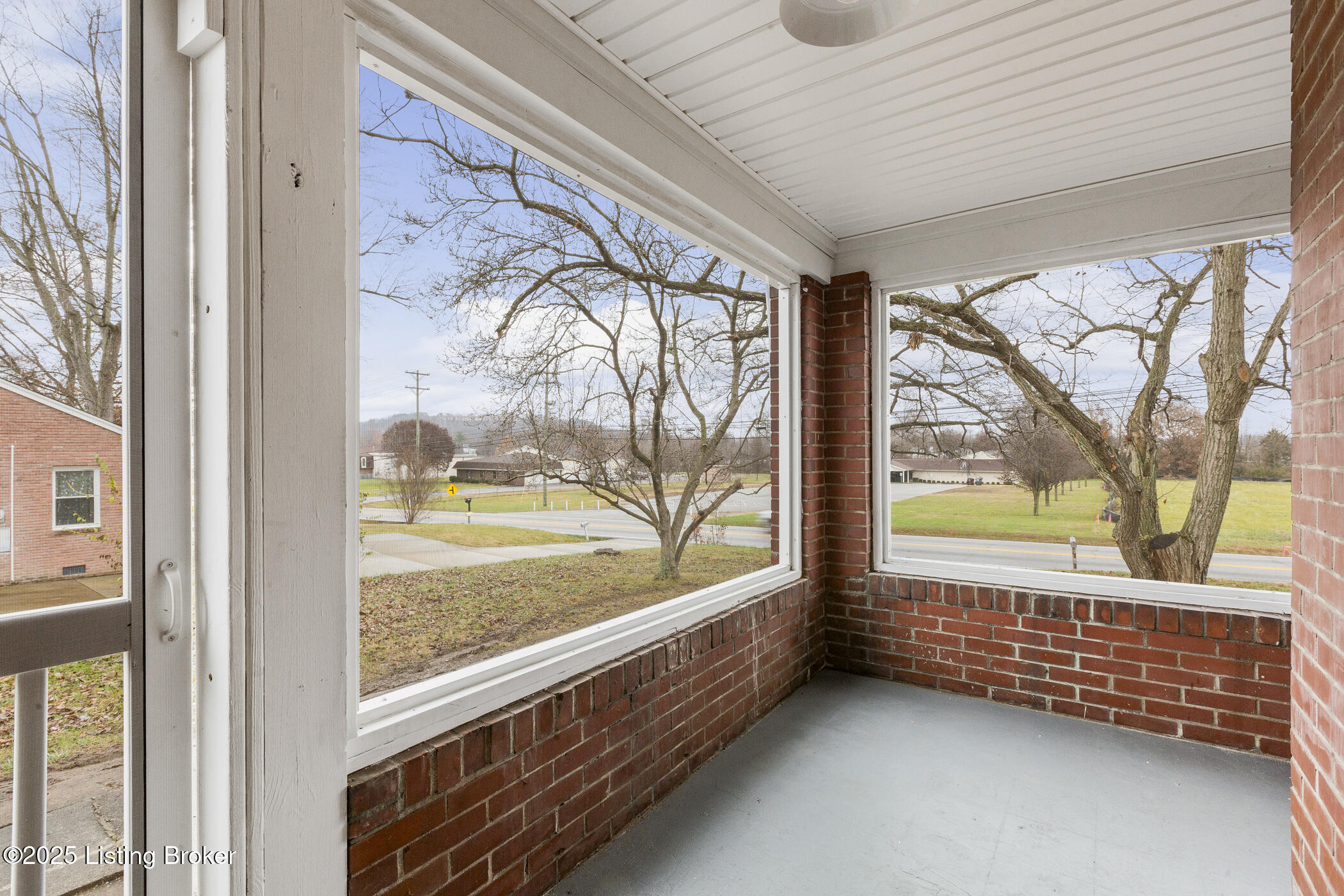 7926 3rd Street Road Louisville, KY 40214 - Photo 5 of 26 12A