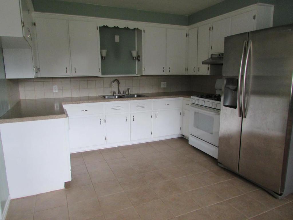 2805 Country Club Road Endwell, NY 13760 - Photo 4 of 19 Gallery Image 4