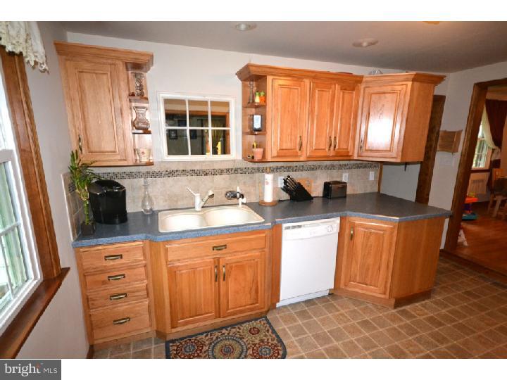 1713 Snyder Road Green Lane, PA 18054 - Photo 5 of 18 Gallery Image 5