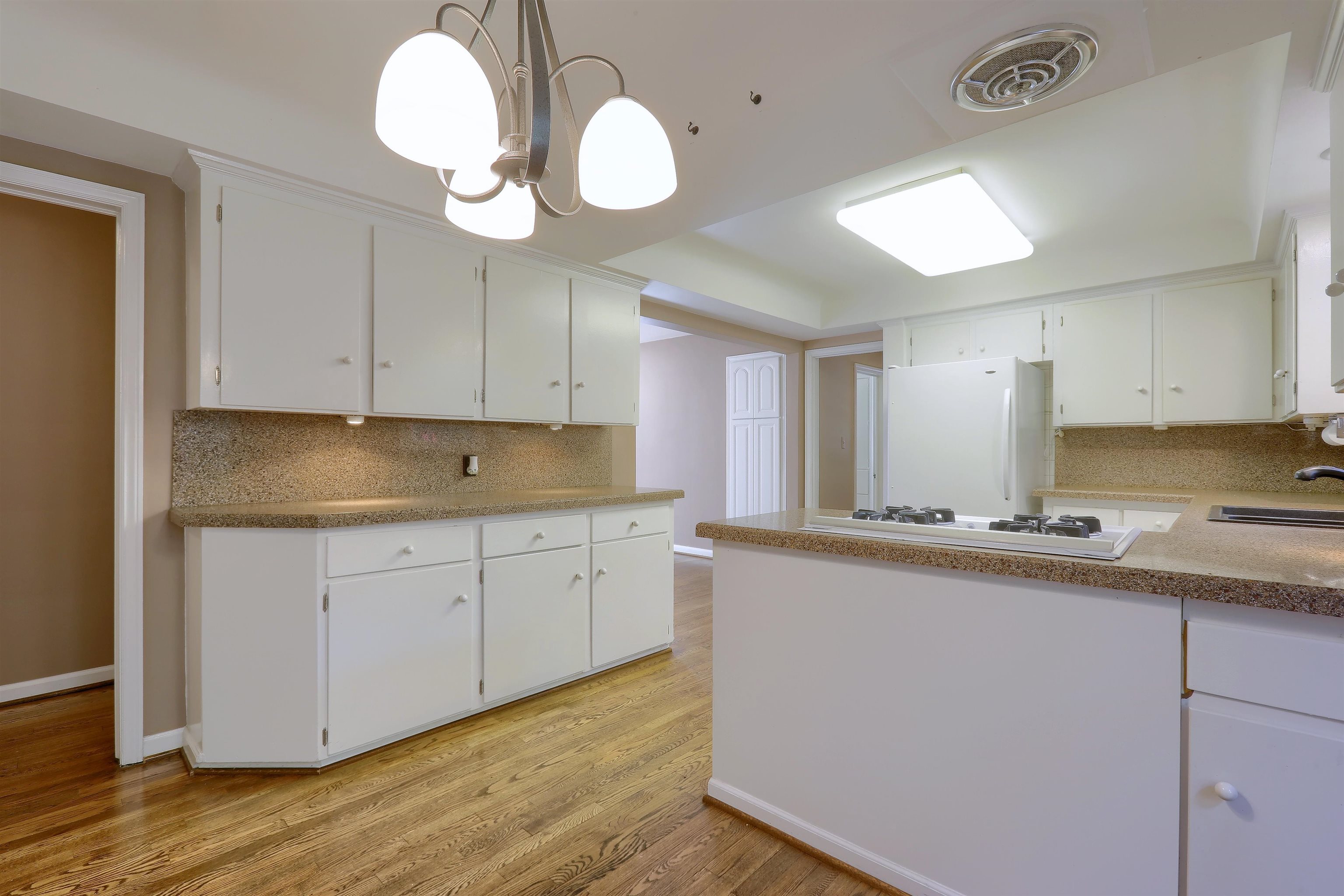 6022 Orion Road Rochester, MI 48306 - Photo 18 of 76 50186662-f081f92e-3ab7-4a57-a968-2a624c1fc96f.JPG