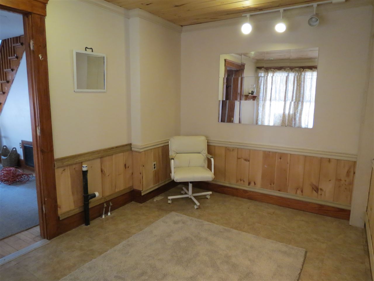 244 Chester Road Springfield, VT 05156 - Photo 3 of 34