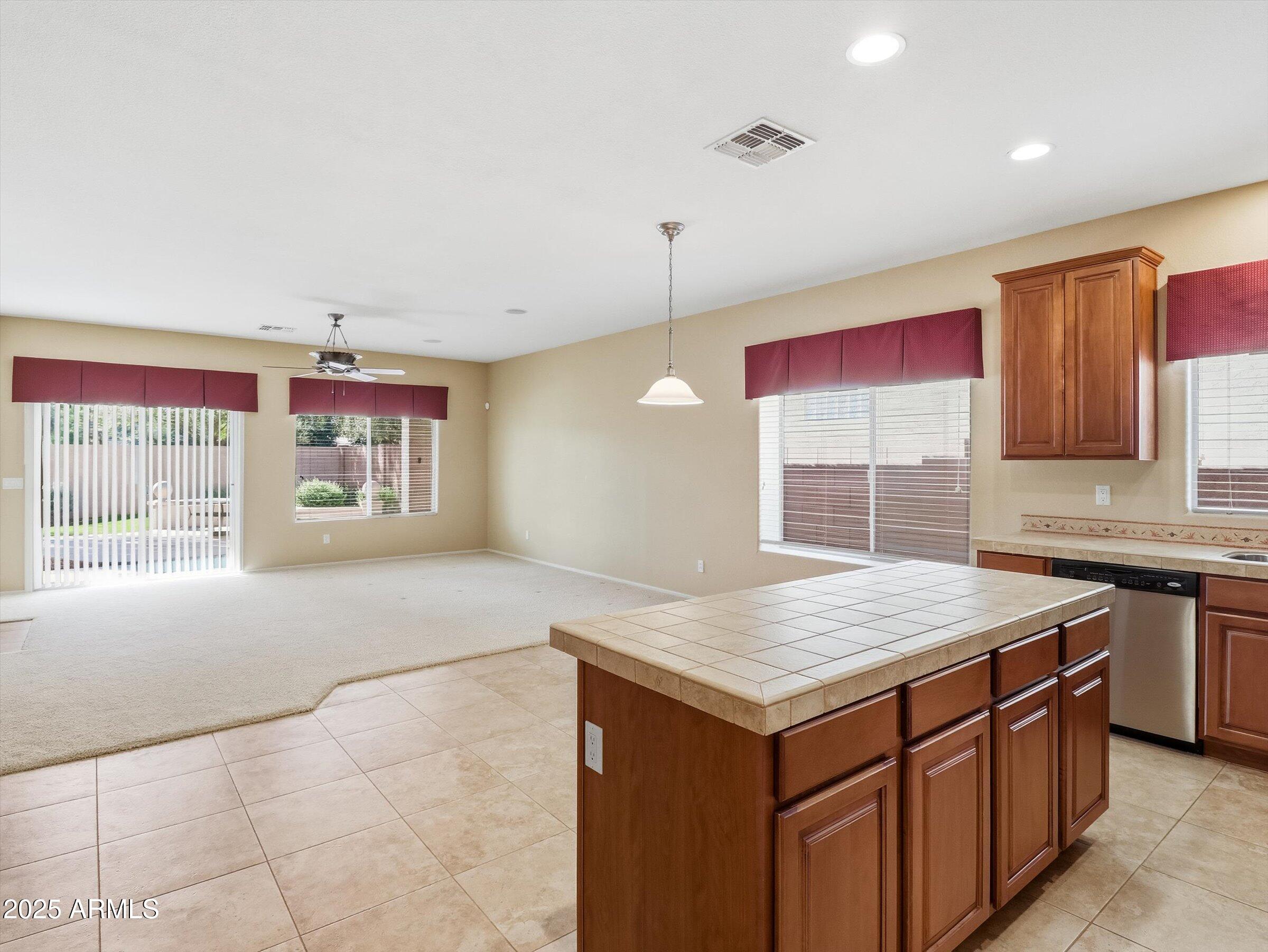 43917 Stonecreek Road Maricopa, AZ 85139 - Photo 7 of 37 STONECREEK