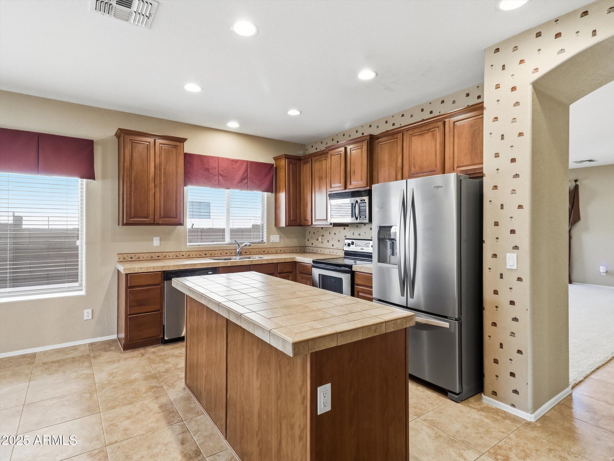 43917 Stonecreek Road Maricopa, AZ 85139 - Photo 9 of 37 STONECREEK