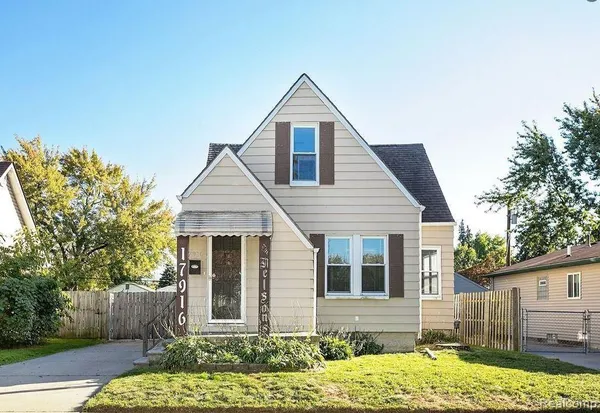 $1,746 | 17916 Grove Street, Roseville, MI 48066