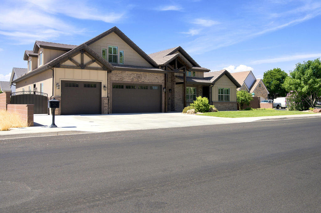 722 East 1070th Street South St. George, UT 84790 - Photo 2 of 60 LAB_3270