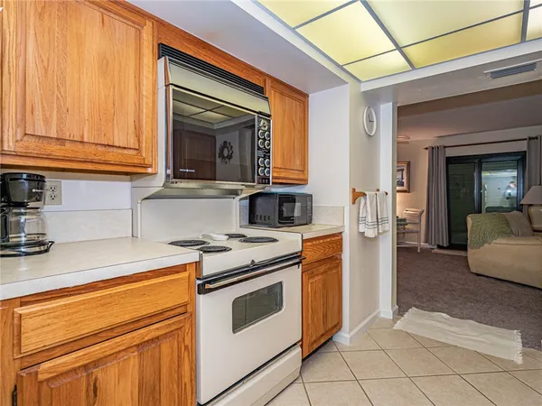 $4,000 | 1700 Ocean Drive, Unit 201, Vero Beach, FL 32963