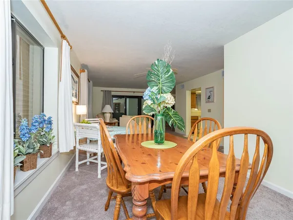 $4,000 | 1700 Ocean Drive, Unit 201, Vero Beach, FL 32963
